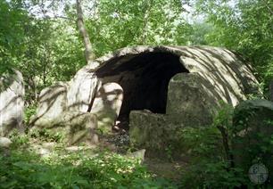 Ohel of Rabbi Tzvi Hirsh of Nadvorna in the Jewish Cemetery, 1997