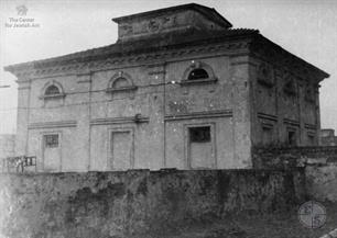 Synagogue in Nadyby, 1996