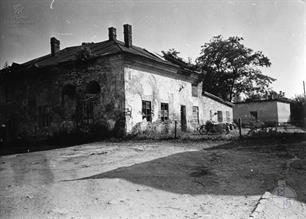 In Soviet times, the synagogue was rebuilt into a bathhouse, and dismantled in the 1990s