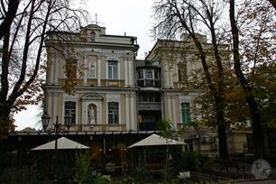 Дом Порро со стороны Городского сада Дом Порро со стороны Городского сада