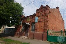 В городке сохранилось много симпатичной старинной застройки В городке сохранилось много симпатичной старинной застройки