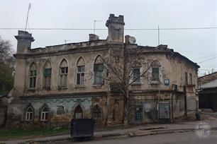 Неожиданная здесь готика Неожиданная здесь готика