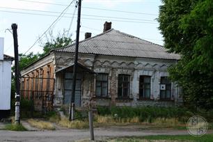 По другим данным, Талмуд-тора находилась в здании напротив По другим данным, Талмуд-тора находилась в здании напротив