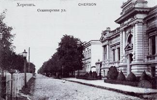 Дом Рабиновича, за ним - Казенная палата Дом Рабиновича, за ним - Казенная палата