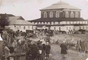 Перед синагогой, 1920-е гг Перед синагогой, 1920-е гг