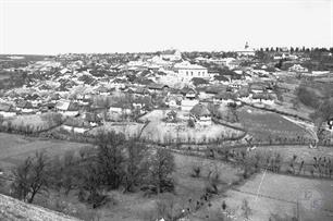 Панорама 1929 года. Синагога в центре справа Панорама 1929 года. Синагога в центре справа