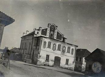 Большая синагога в Кореце, фотография 1920 года Большая синагога в Кореце, фотография 1920 года