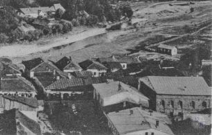 Фрагмент панорамы Косова, 1910. Синагога внизу справа Фрагмент панорамы Косова, 1910. Синагога внизу справа