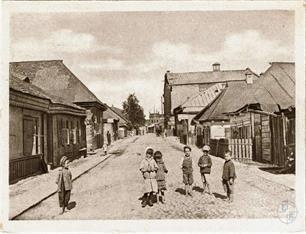 Ковель, 1916 г. Улица Баернштрассе, справа видна синагога Ковель, 1916 г. Улица Баернштрассе, справа видна синагога