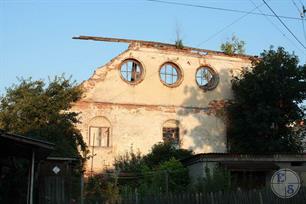 Only ruins remained from the building