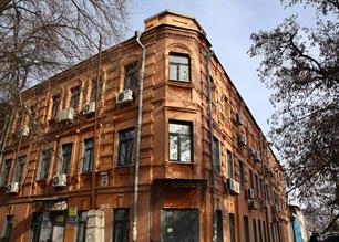 Бывшая 2 школа Центрального общества на Грушевского, 49 Бывшая 2 школа Центрального общества на Грушевского, 49