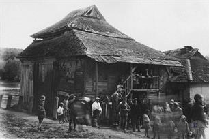 После утренней молитвы. Городок, 1930