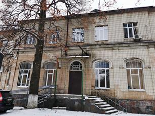 Неврологический корпус, фрагмент фасада Неврологический корпус, фрагмент фасада
