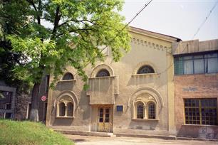 Synagogue in Kopychyntsi, 1997 Synagogue in Kopychyntsi, 1997