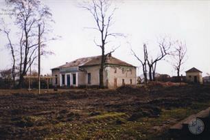 Синагога хасидов Белз в Лопатине, 2000 Синагога хасидов Белз в Лопатине, 2000