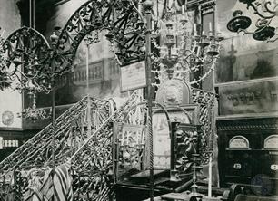 Интерьер Золотой Розы, приблизительно 1920 год Интерьер Золотой Розы, приблизительно 1920 год