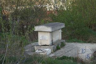 Grave of the founder of Chortkiv dynasty in the old cemetery Grave of the founder of Chortkiv dynasty in the old cemetery