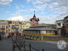 Старая ратуша и торговые ряды Старая ратуша и торговые ряды