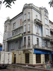 On the 1st floor there was a shop of Yitzhak Sternshus. Street Shevchenko, 3 On the 1st floor there was a shop of Yitzhak Sternshus. Street Shevchenko, 3