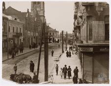The main street of the town at noon Sunday. Photo by Alter Katzine, 1921 The main street of the town at noon Sunday. Photo by Alter Katzine, 1921