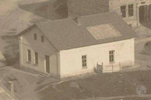 Husyatiner kloiz, the section of the roof is visible, which was removed during Sukkot to install the sukkah Husyatiner kloiz, the section of the roof is visible, which was removed during Sukkot to install the sukkah