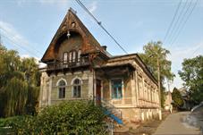 Old villa. Photo by Mykola Vasilechko, Wikipedia Old villa. Photo by Mykola Vasilechko, Wikipedia