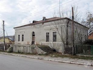 Former Rabbi's court in Kopychyntsi, 2013 Former Rabbi's court in Kopychyntsi, 2013