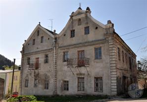 Twin houses, one of the brightest monuments of the city. Wikipedia photo Twin houses, one of the brightest monuments of the city. Wikipedia photo