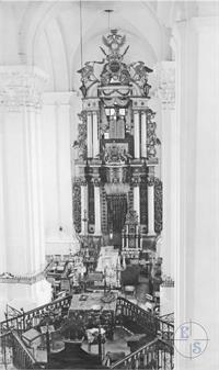 Aron kodesh in the Great Synagogue. Photos of An-sky's expedition, 1913 Aron kodesh in the Great Synagogue. Photos of An-sky's expedition, 1913