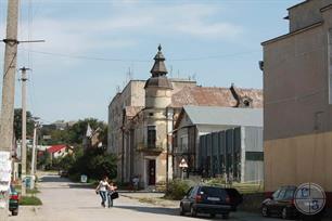 Старинное здание в центре Старинное здание в центре