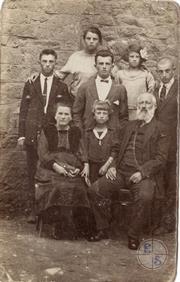 Chaim Reinstein, his wife Fanja née Amcis (Amcies) and their children, Okopy, 1920's. Chaim Reinstein, his wife Fanja née Amcis (Amcies) and their children, Okopy, 1920's.