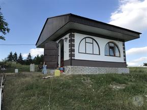 Ohel of Rabbi Yekutiel Shmelka in the Jewish cemetery in Yahilnytsia