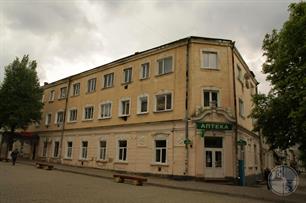 A pharmacy with bas-reliefs, st. Bandery, 36a A pharmacy with bas-reliefs, st. Bandery, 36a