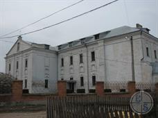 В 1787 г. был заново отсроен основной корпус в стиле барокко В 1787 г. был заново отсроен основной корпус в стиле барокко