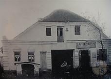 The former hotel in 1930, made the dining room. Photo P.Zholtovskiy