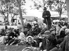 Депортированные евреи в Ямполе, 1942 г. Депортированные евреи в Ямполе, 1942 г.