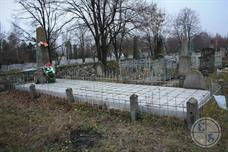 Могила находится на новом кладбище Могила находится на новом кладбище