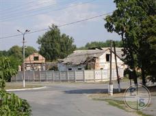 Зато в самом центре - по некоторым данным, здание заезжего двора "Парцели" Зато в самом центре - по некоторым данным, здание заезжего двора "Парцели"
