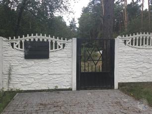 Jewish cemetery in Derazhne, 2019 Jewish cemetery in Derazhne, 2019