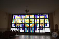 На витраже ж.д. вокзала Клевани все три ее архитектурных памятника - церковь, замок и костел