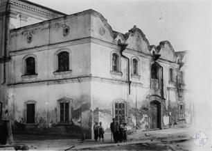 Polish (narthex) of the synagogue in Klevan, 1920s Polish (narthex) of the synagogue in Klevan, 1920s