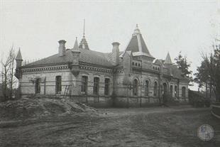Railway station in Manevychi, 1917 Railway station in Manevychi, 1917