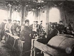 Jewish workers int the factory of pearl buttons Jewish workers int the factory of pearl buttons