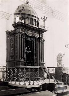 Aron Kodesh in the synagogue, 1917 Aron Kodesh in the synagogue, 1917