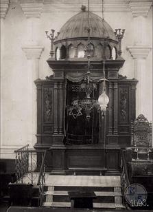 Aron Kodesh in the synagogue, 1917 Aron Kodesh in the synagogue, 1917