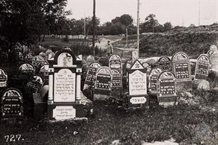 Cemetery in Volodymyr, 1918 Cemetery in Volodymyr, 1918
