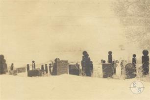 Jewish cemetery with wooden tombstones in Druzhkopol, 1916 Jewish cemetery with wooden tombstones in Druzhkopol, 1916