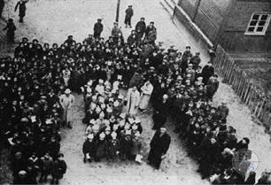 Teachers and students of the Tarbut school during the holiday, 1930 Teachers and students of the Tarbut school during the holiday, 1930
