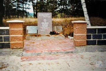 Mass grave and memorial in Dubrovytsya, 2002 Mass grave and memorial in Dubrovytsya, 2002