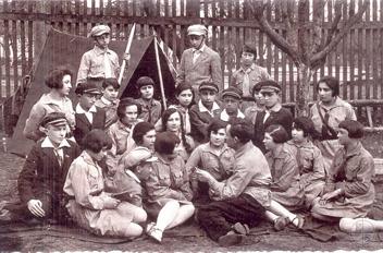 Members of Ha-Shomer Ha-Tzair youth movement Members of Ha-Shomer Ha-Tzair youth movement